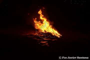 Hoguera de San Juan (Reportaje gráfico de Francisco Javier Santana y Antonio Alí)